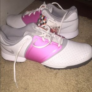 Women's Nike Golf Shoes.. NWT