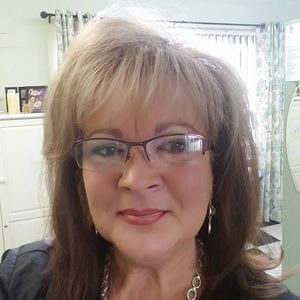 Meet your Posher, Denise