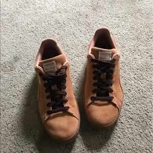 Puma sneakers, boys size 5.5; women's size 7