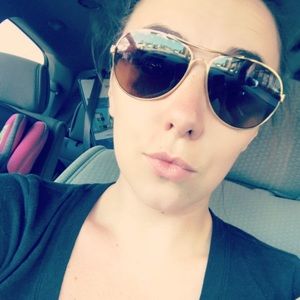 Meet your Posher, Christina