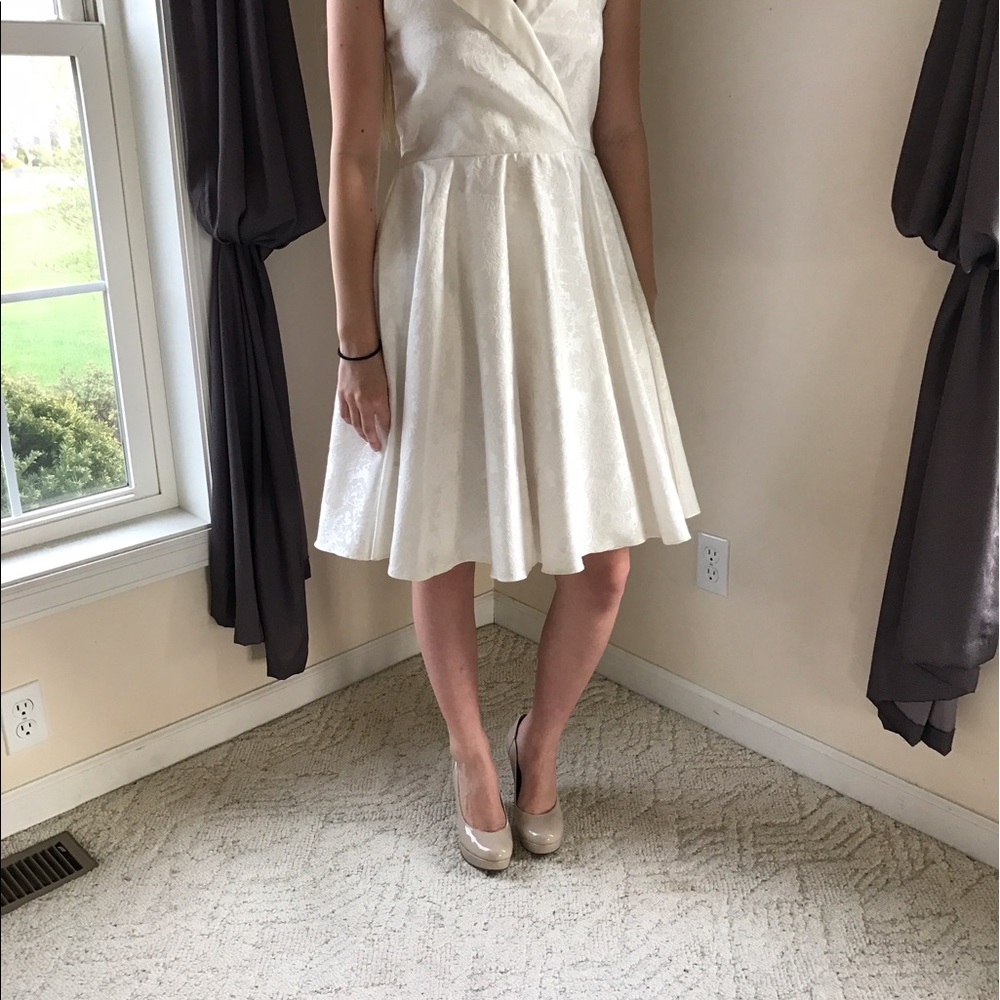 Ivory/White Dress Girl's/Junior