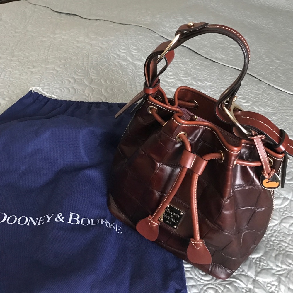 Dooney & Bourke bag