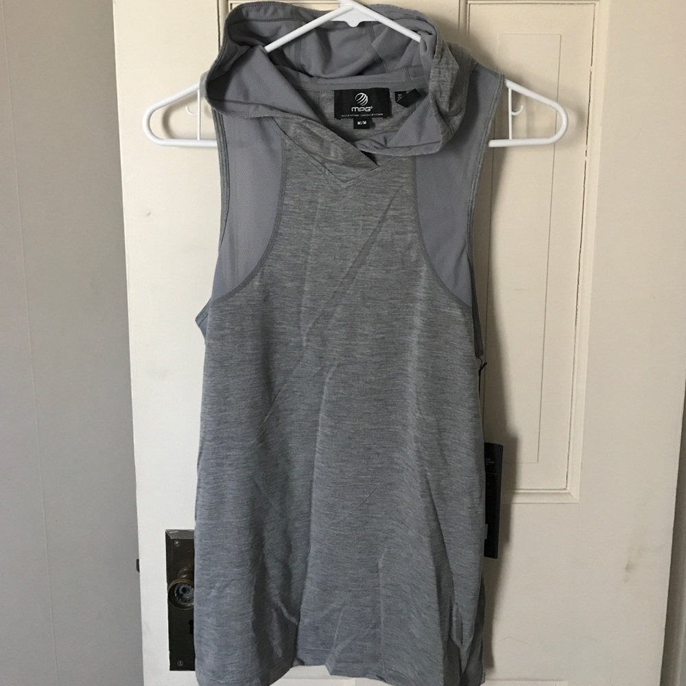 Athletic muscle tank w/ hood