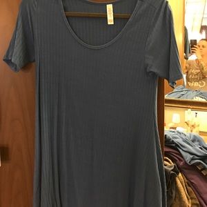 Lularoe Perfect T size XS. Blue