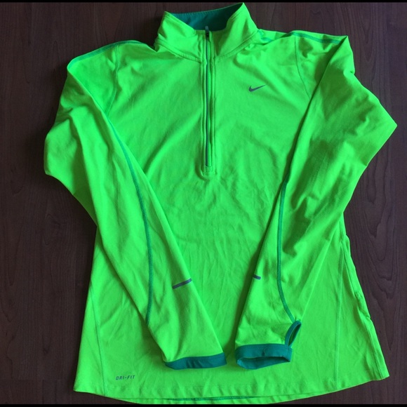 Nike Tops - 💚Nike Dri Fit 1/4 Zip💚