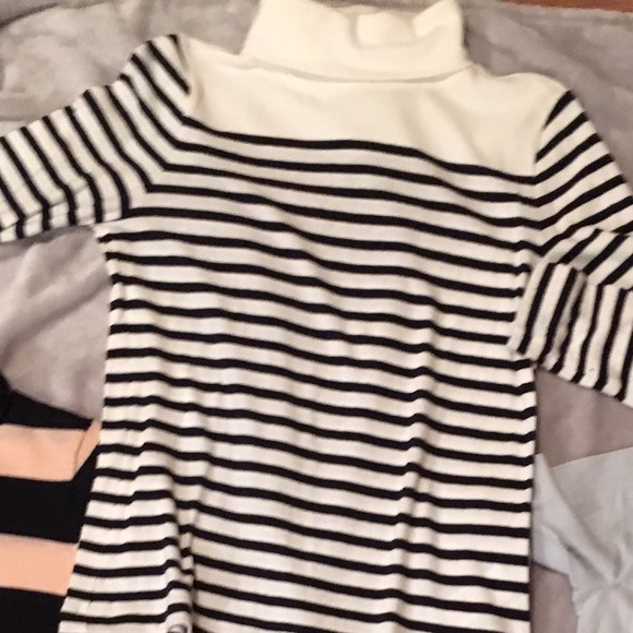 đź’™NEW J. CREW STRIPED OVERSIZE COTTON SWEATERđź’™ - Picture 2 of 3