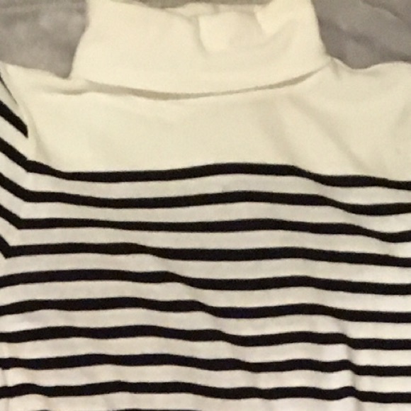 đź’™NEW J. CREW STRIPED OVERSIZE COTTON SWEATERđź’™ - Picture 3 of 3
