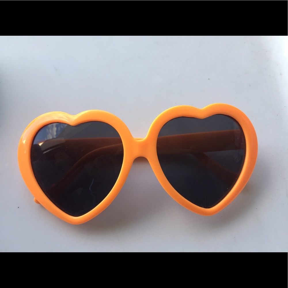 Retro Lolita Heart Shaped Plastic Frame Sunglasses