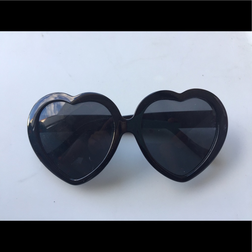 Retro Lolita Heart Shaped Plastic Frame Sunglasses