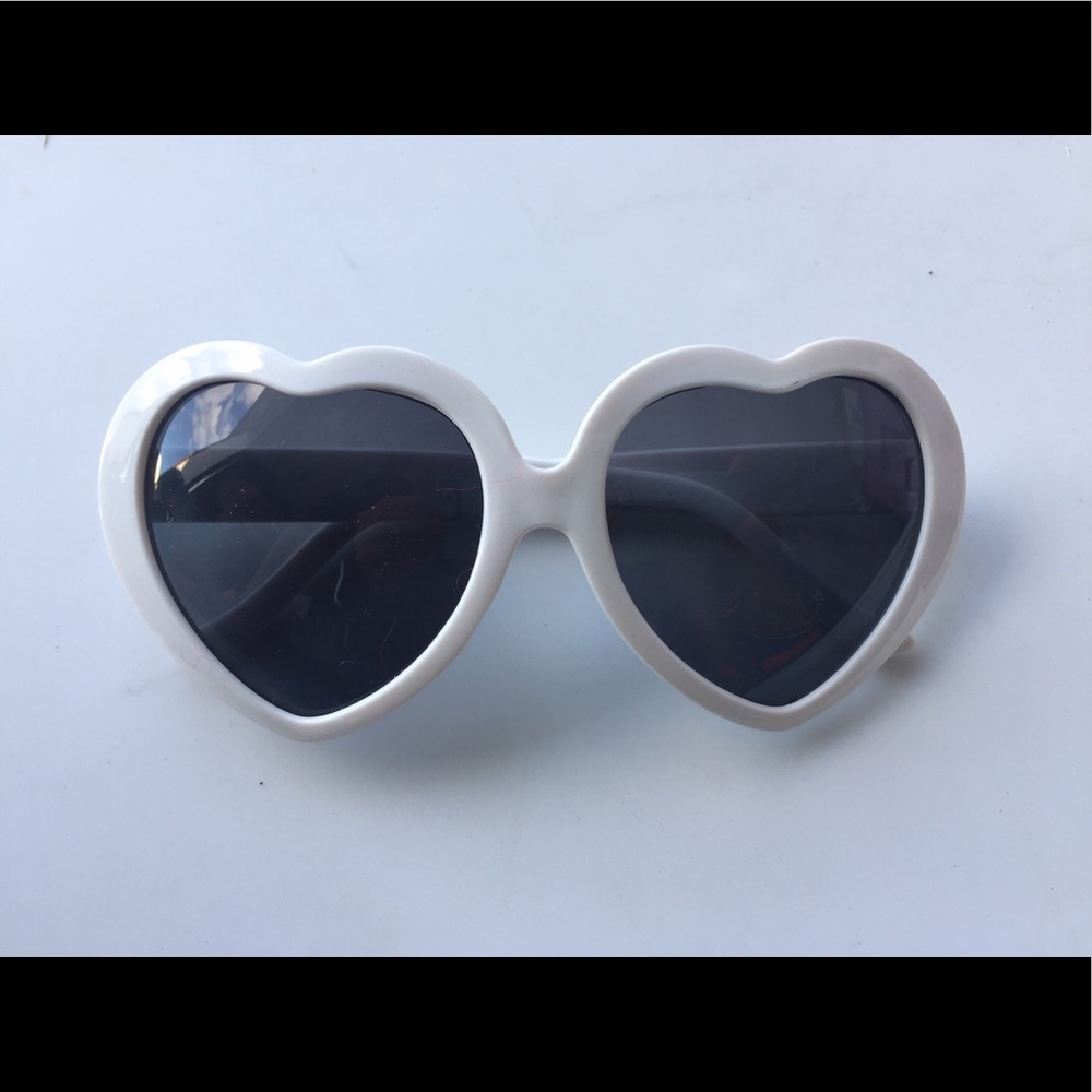 Retro Lolita Heart Shaped Plastic Frame Sunglasses