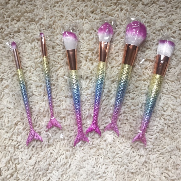 Mermaid Makeup Brush Set. - Picture 2 of 3