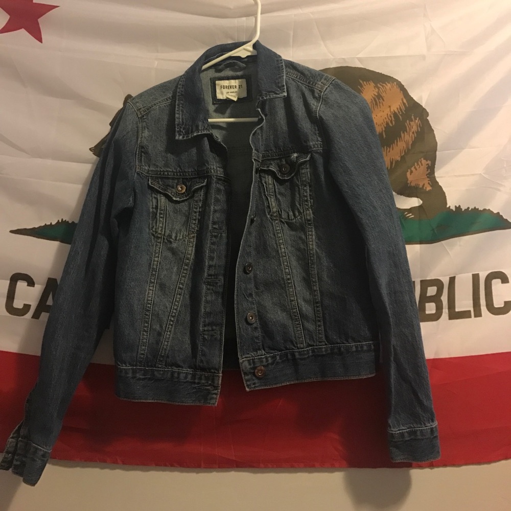 Cropped denim jacket