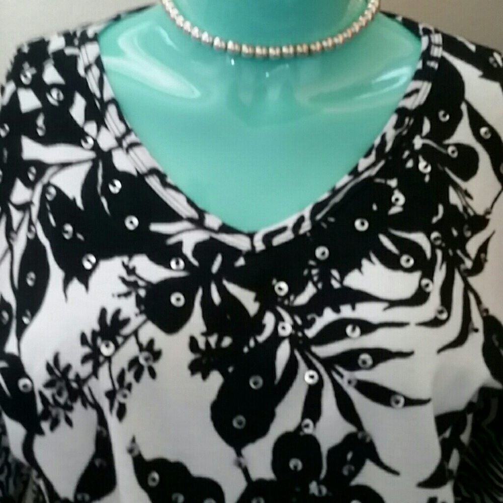 Woman's Top Small - image 4