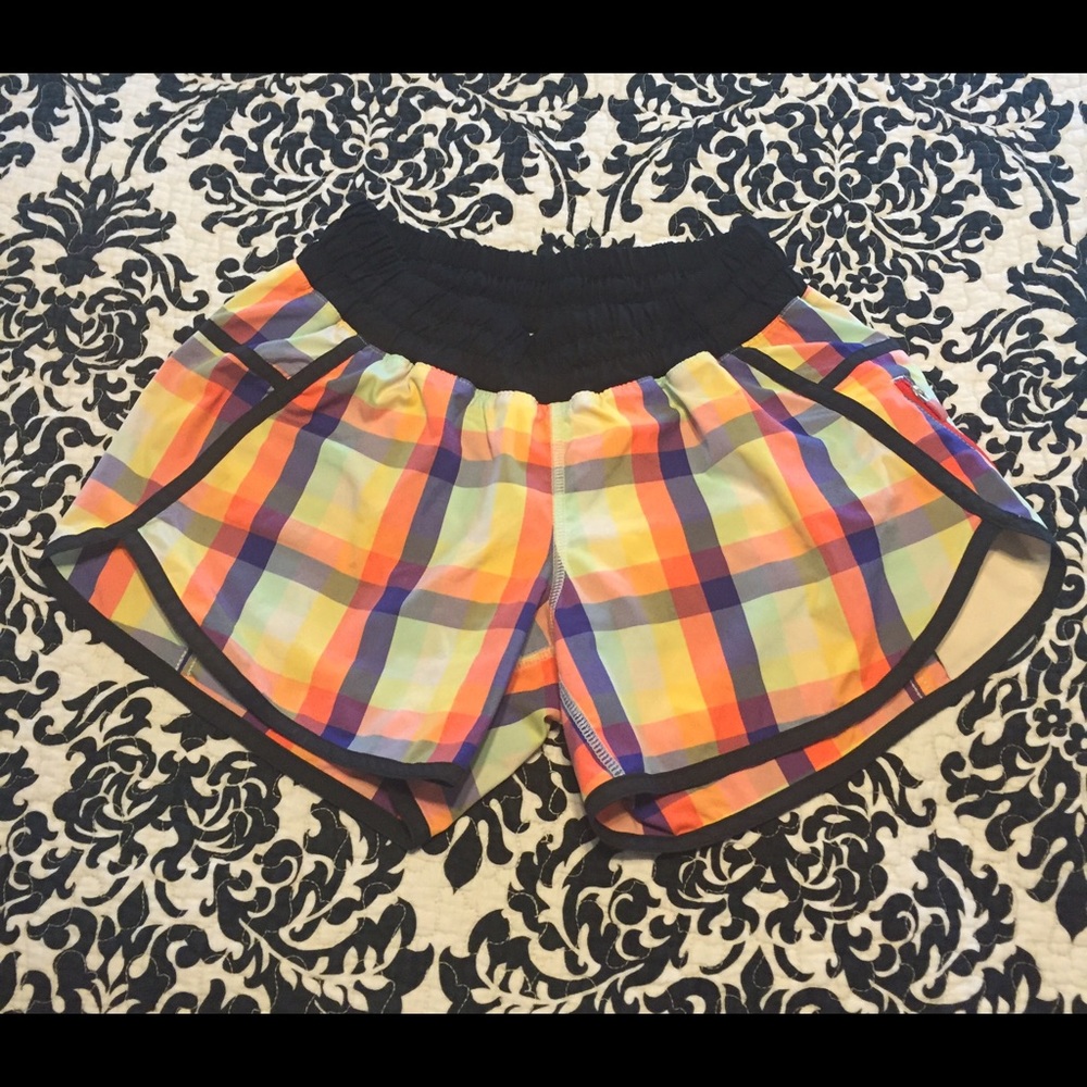 Lululemon 2013 seawheeze size 6 plaid check
