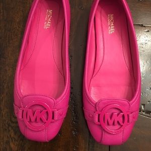 NWOB MICHAEL KORS FUCHSIA SZ 5