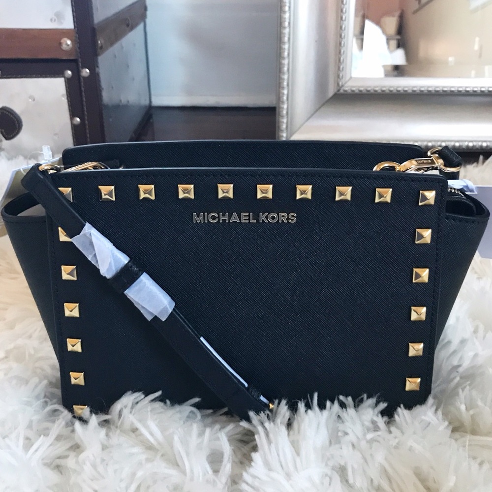 💫Michael Kors Selma Studded messenger💫