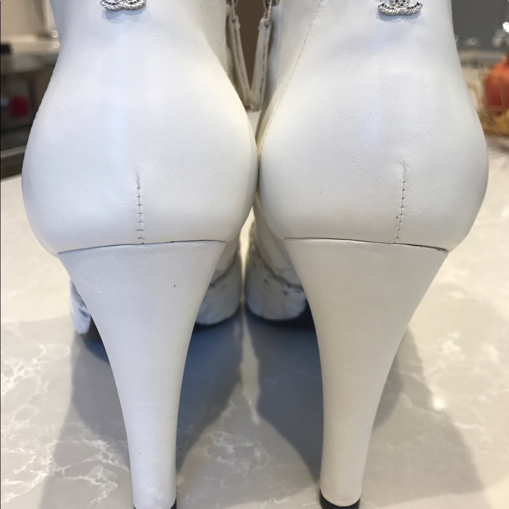 Chanel white booties - Picture 2 of 4