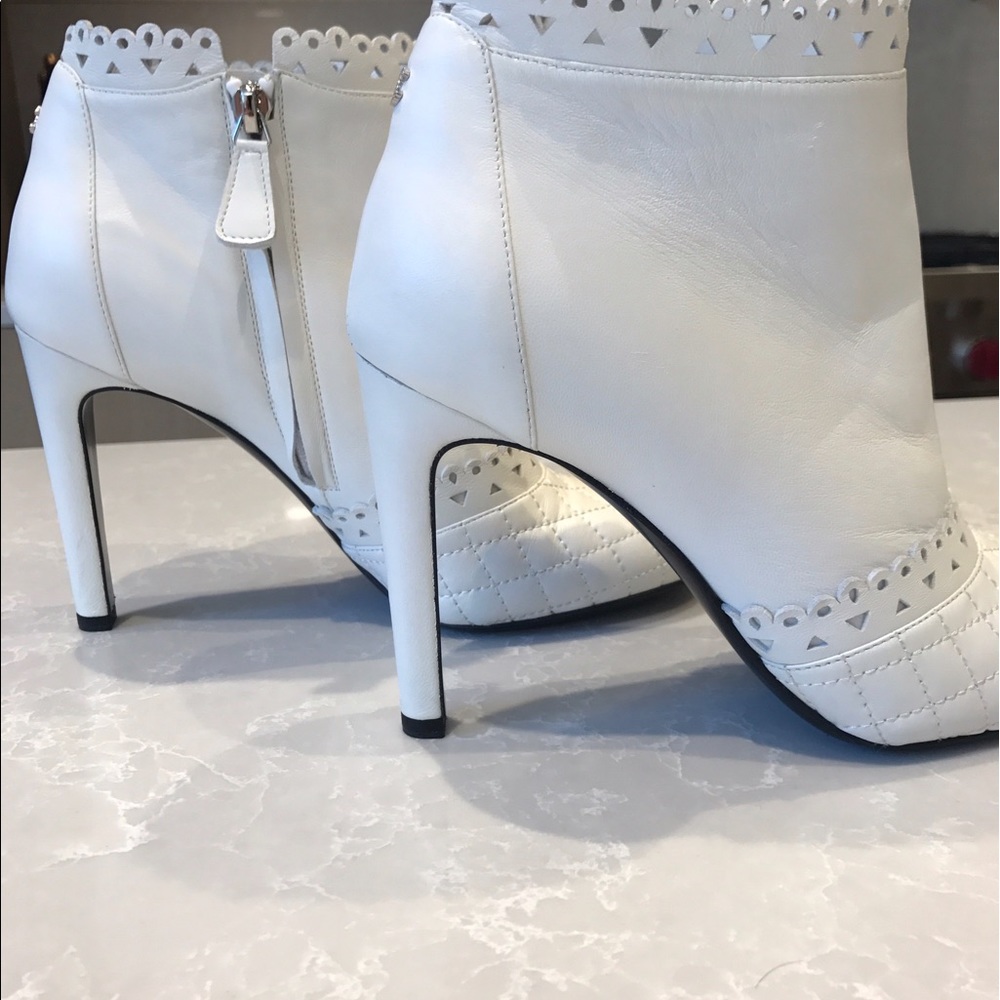 Chanel white booties - Picture 4 of 4