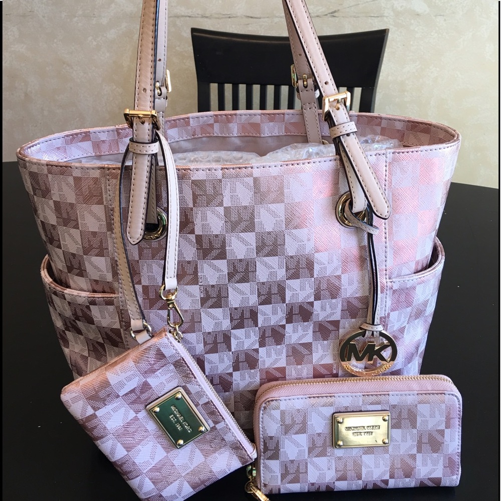 Three PEICE MK Checkerboard set!  Like NEW!!