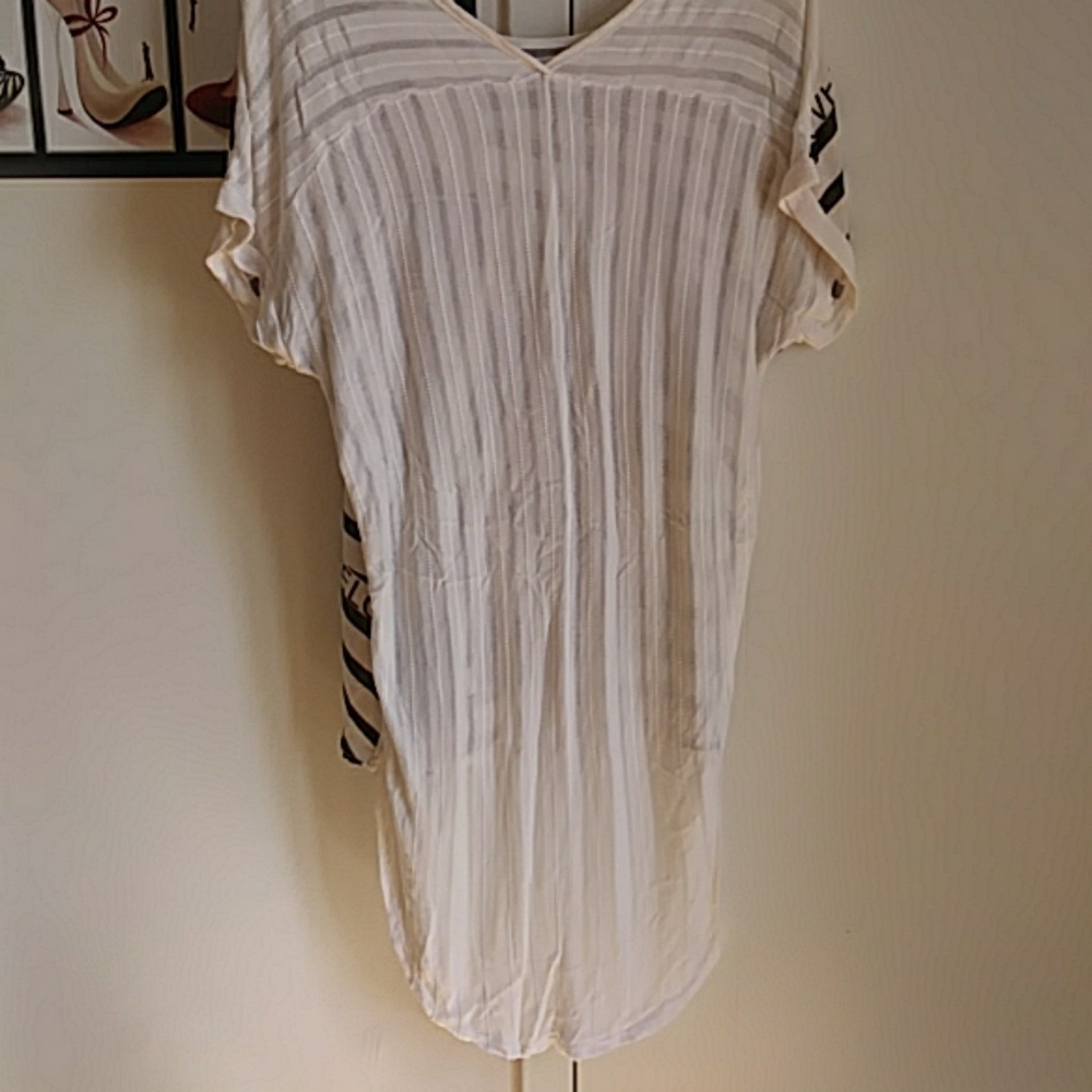 Long t-shirt - Picture 2 of 2