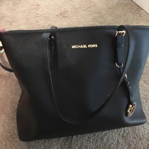 Michael Kors Jet Set tote. Strap broken