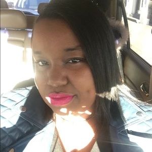 Meet your Posher, Latoya