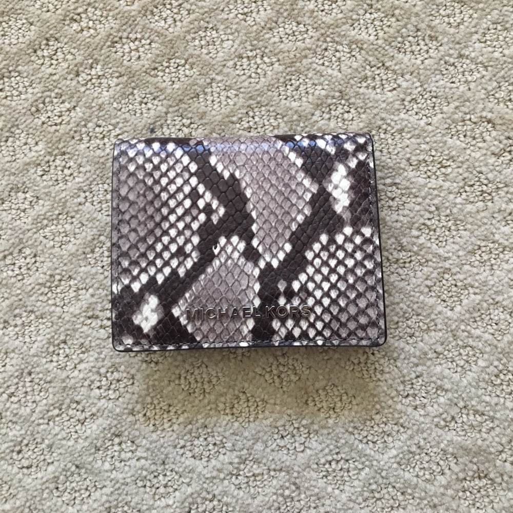 Michael Kors jet set travel cardholder