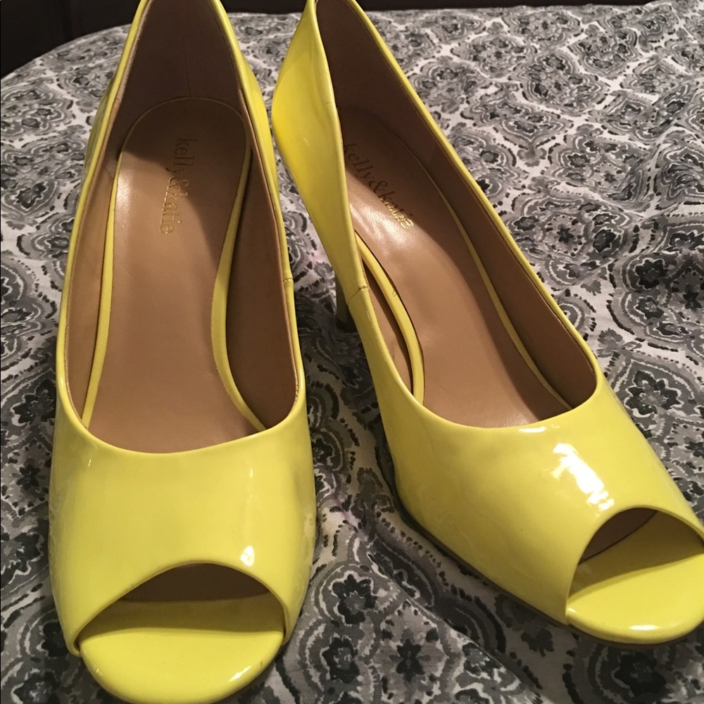 Lime open toe heels