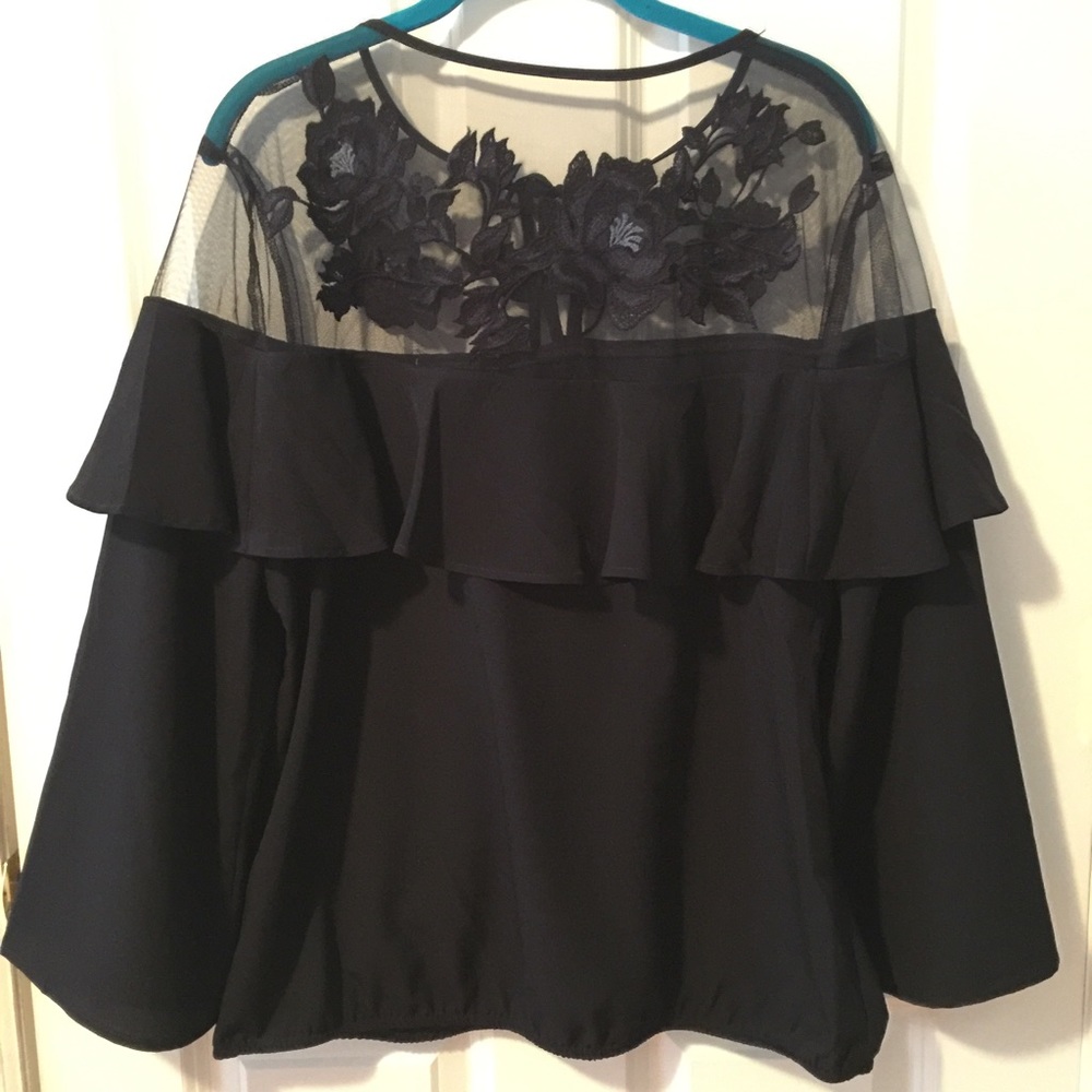 🎀 Flirty Navy NY&Co Blouse with Ruffles 🎀