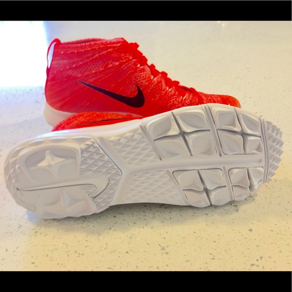 NWOB Nike Ladies Flyknit Chukka Golf Shoes - Picture 6 of 8