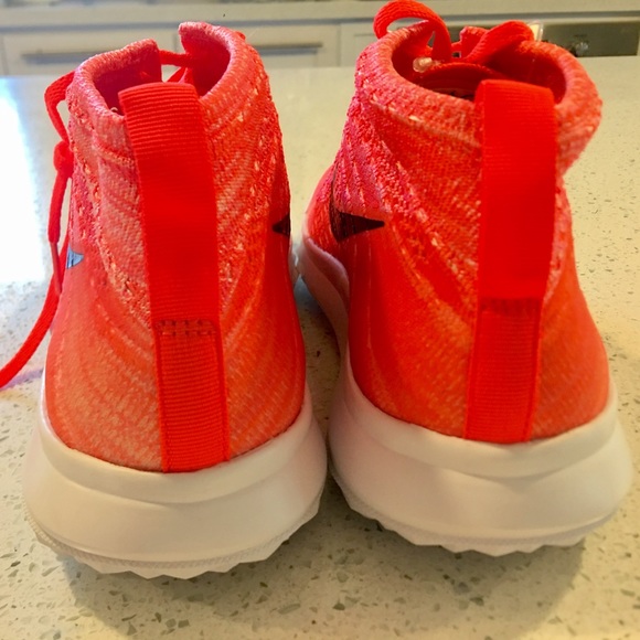 NWOB Nike Ladies Flyknit Chukka Golf Shoes - Picture 8 of 8