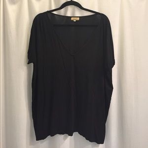PIKO Black Vneck Tee, size M