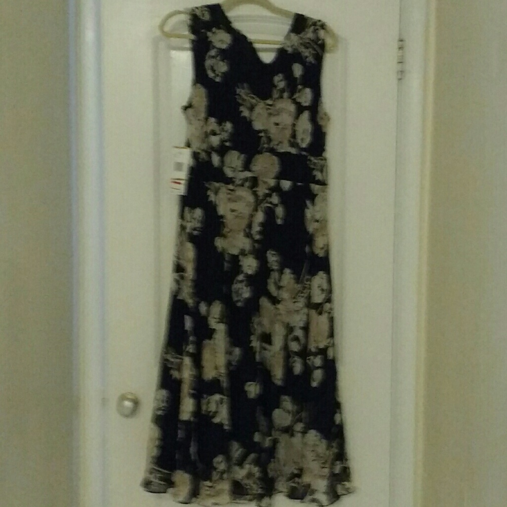 Jones New York SOLD - Picture 2 of 3