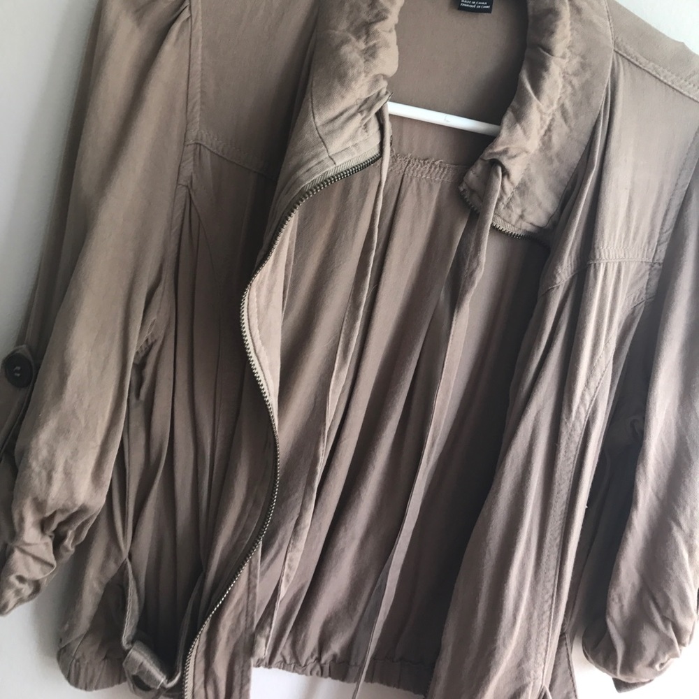 Brown jacketš - Picture 3 of 3