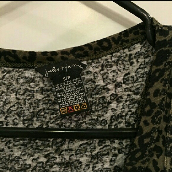 Macy's Cheetah Print Top - Picture 3 of 3