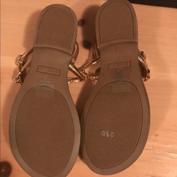 Sandals - Picture 2 of 3