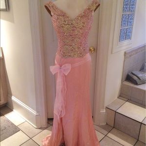 Tony Bowls Designer Pageant Gown SZ 4 NWOT