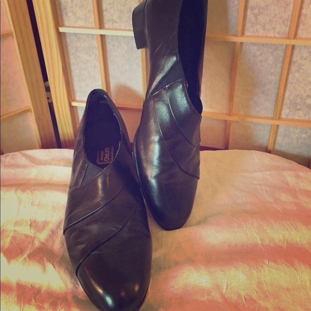 Munro black leather shoes size 11.5