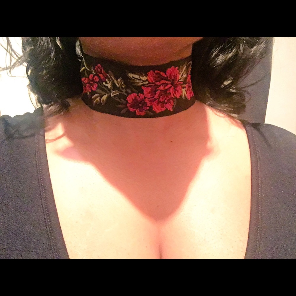 Red Green & Black floral Choker