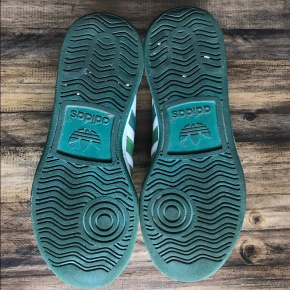 Low top Adidas sneakers. Green and white - Picture 4 of 4