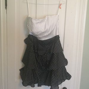 Cute classic white hose black market