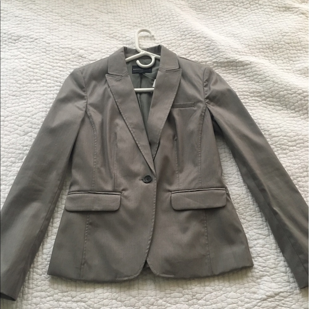 Banana Republic skirt suit