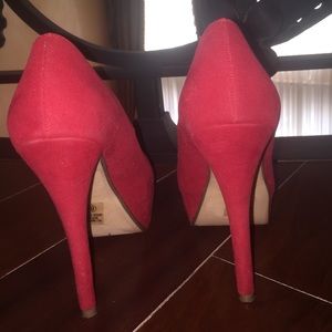 Red Pumps