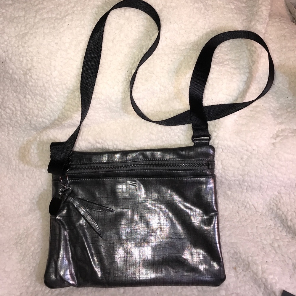 EUC Kenneth Cole Reaction pewter crossbody bag