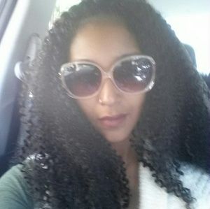 Meet your Posher, Vanessa