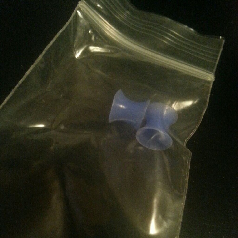 NWOT 2G silicone tunnels
