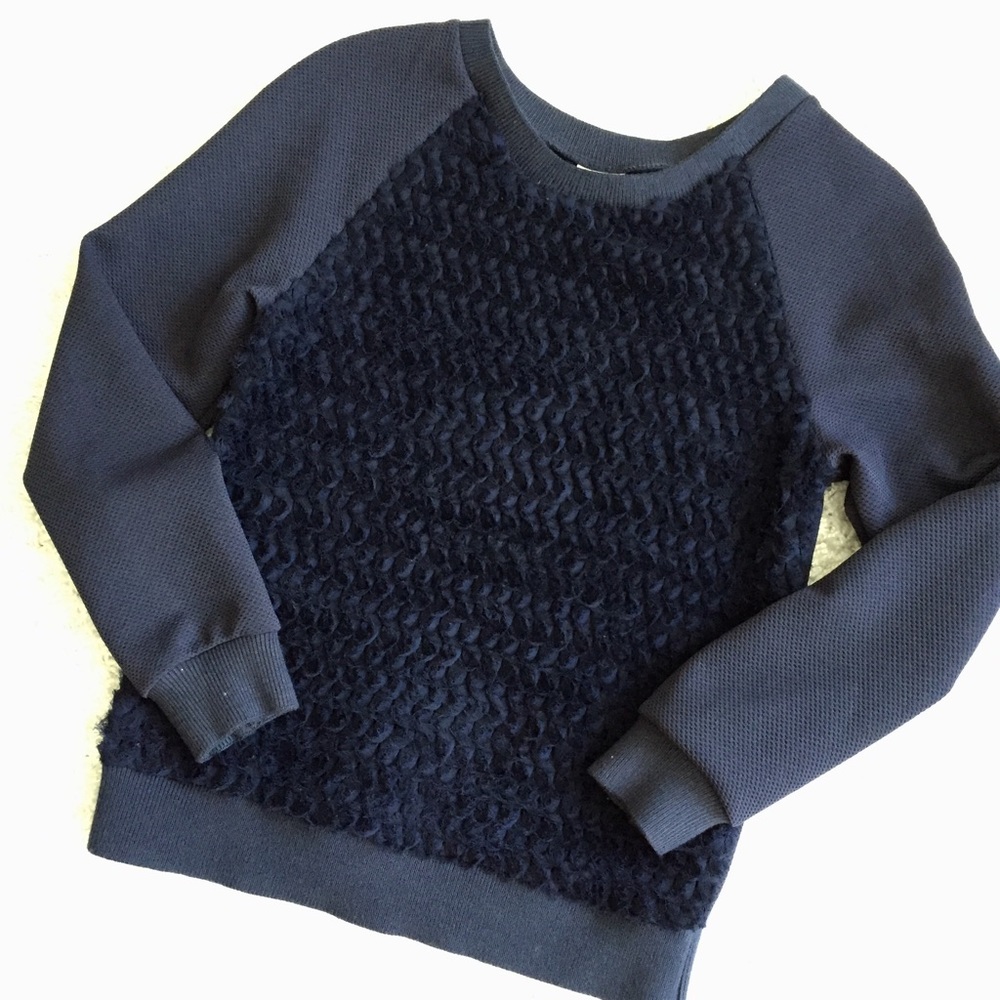 H&M navy top with texture