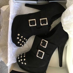 G by Guess heels