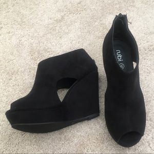 Peep toe wedges NWOT