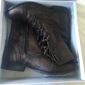 Steve Madden brown boots